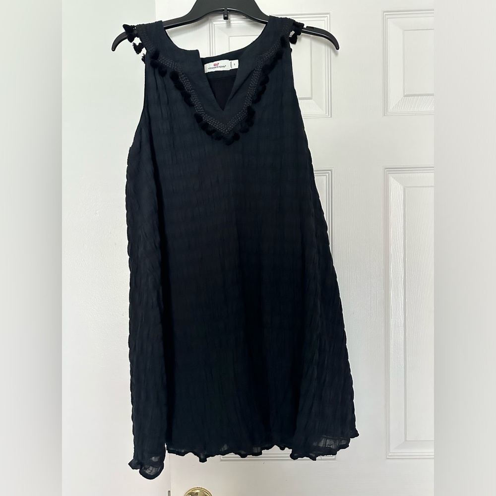 Vineyard Vines Women’s Textured Tassel Dress in Black